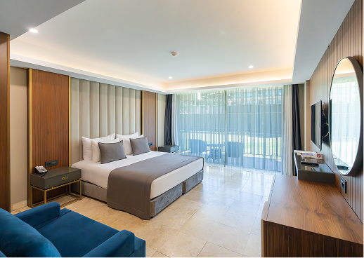 Bahçe Manzaralı Bağlantılı Aile Odası